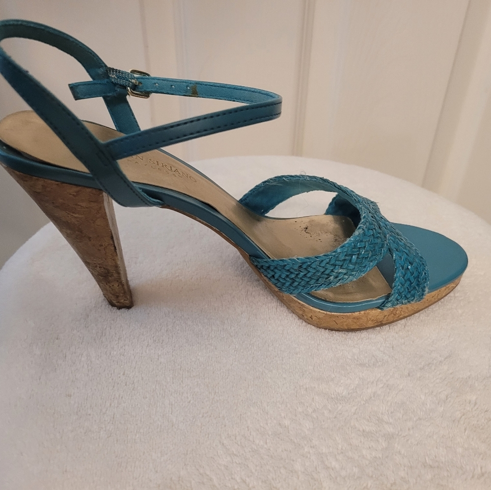 Sandals - Picture 4 of 5